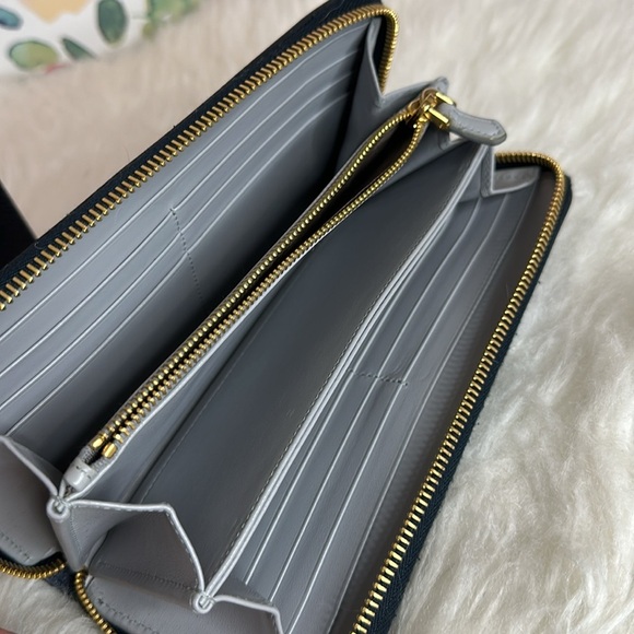 💯Authentic Prada Black Leather Wallet🍀 - Picture 10 of 14
